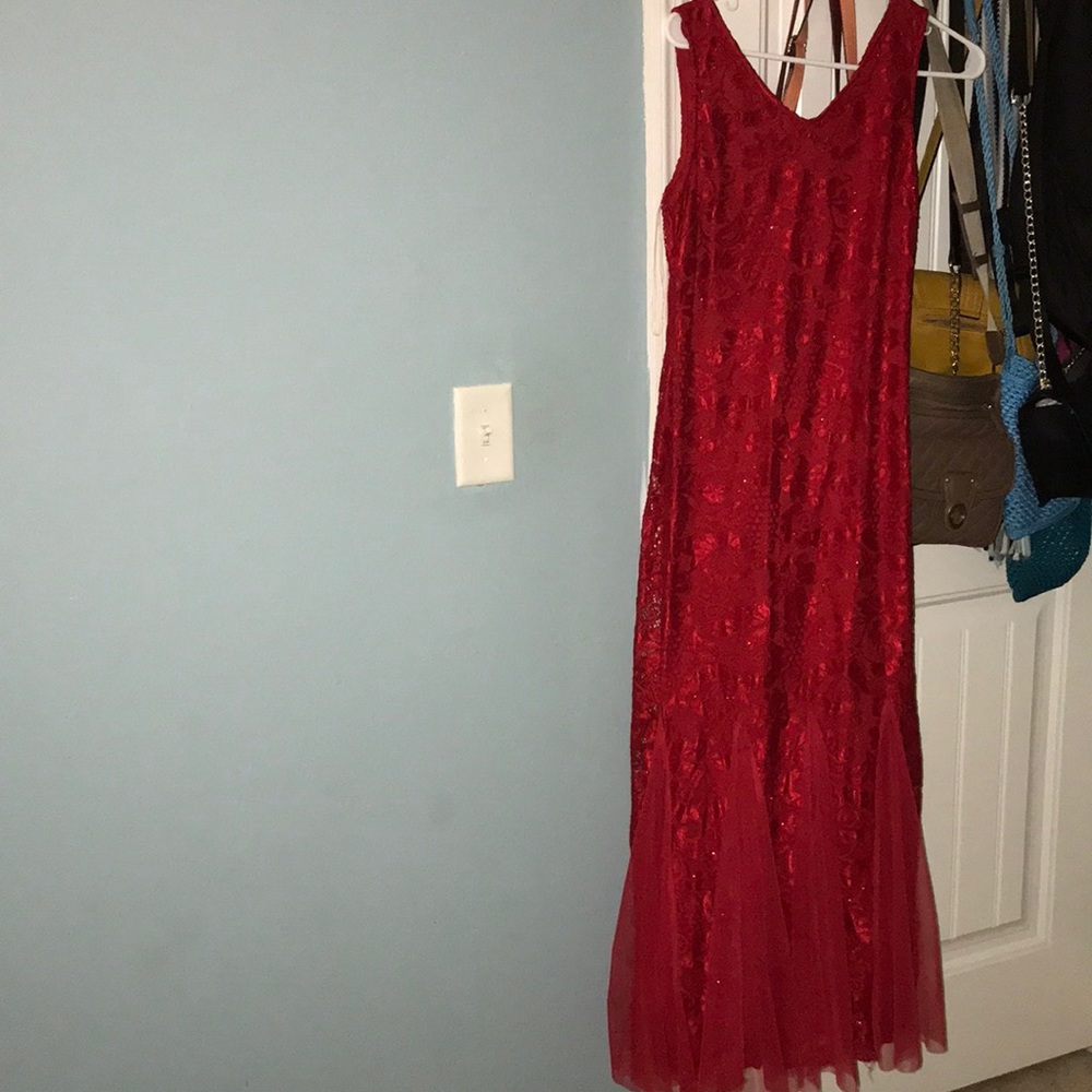 A dress color red